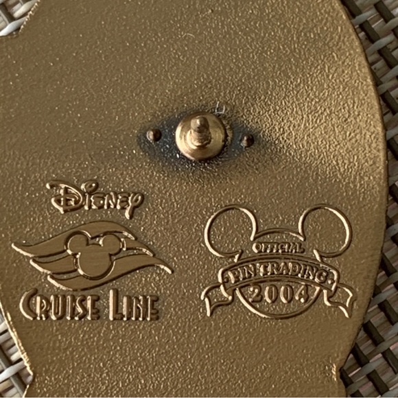 Disney Cruise Line Pin The Golden Mickey Walt Disney Theater DCL - Picture 2 of 3